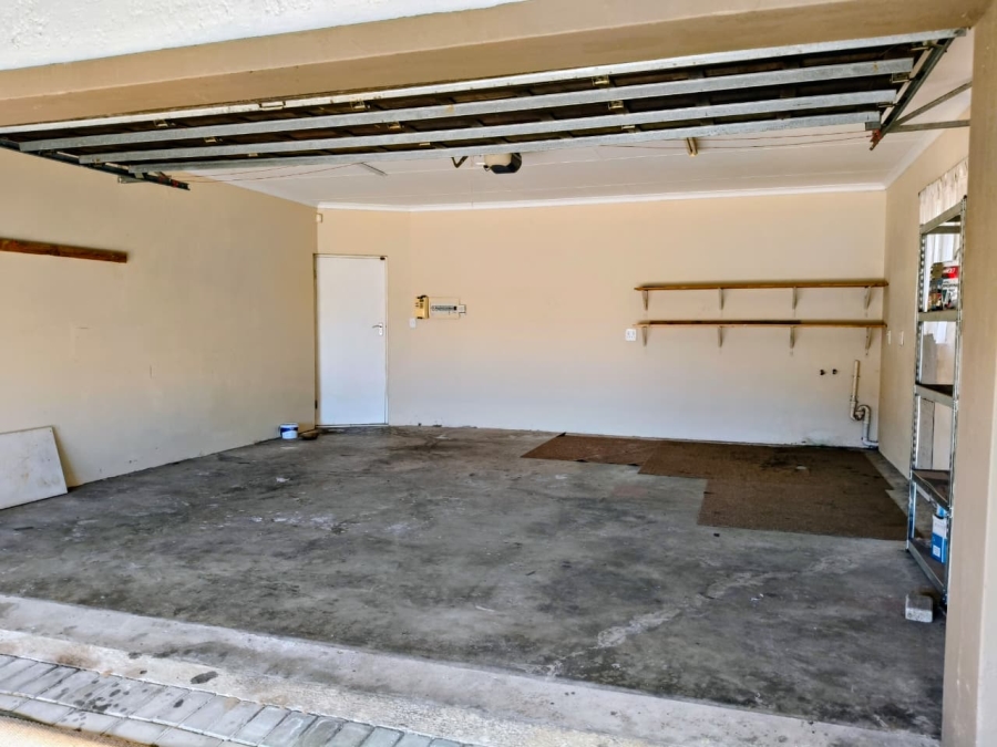 3 Bedroom Property for Sale in Wavecrest Eastern Cape